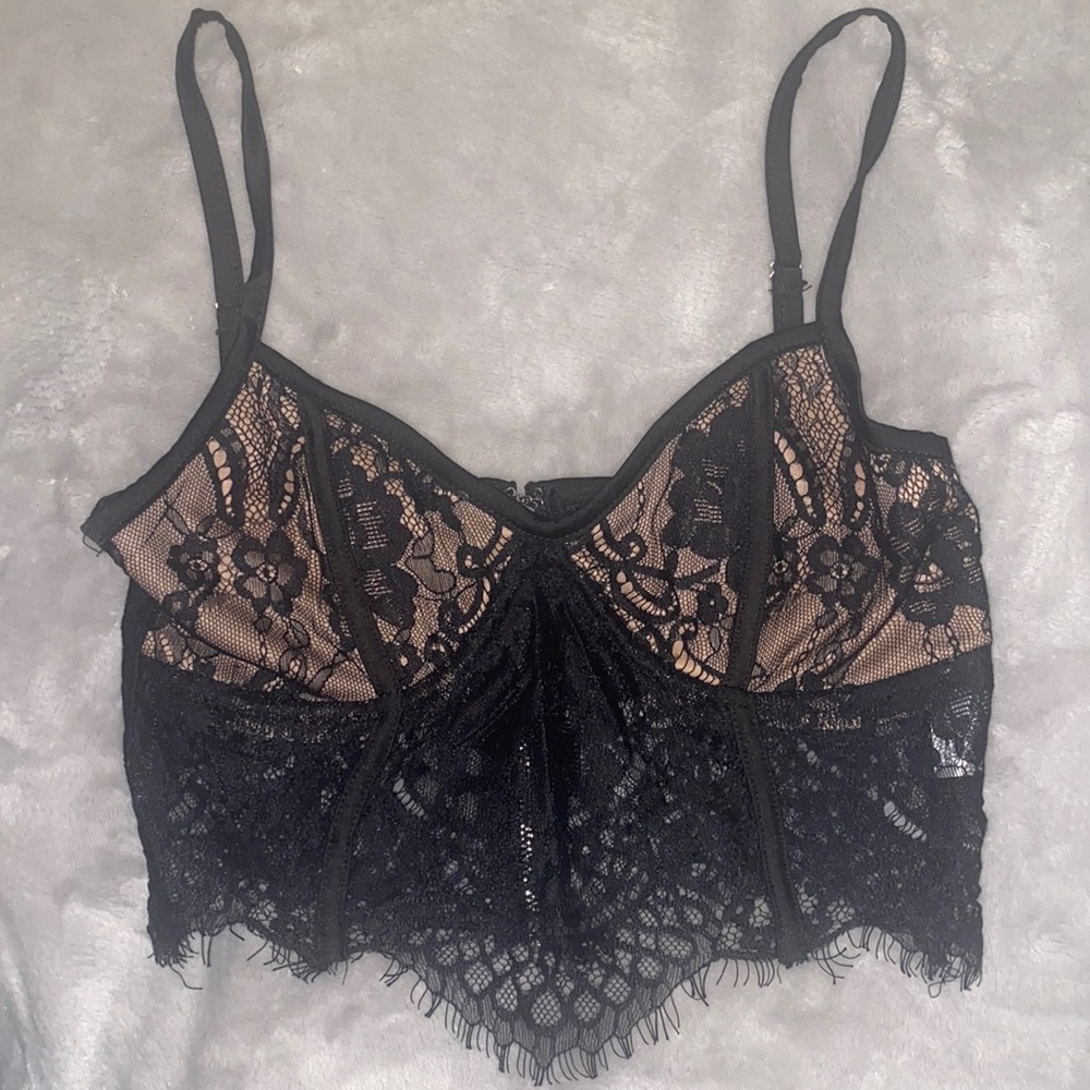 COPY - Tiger mist zip up lace crop tank